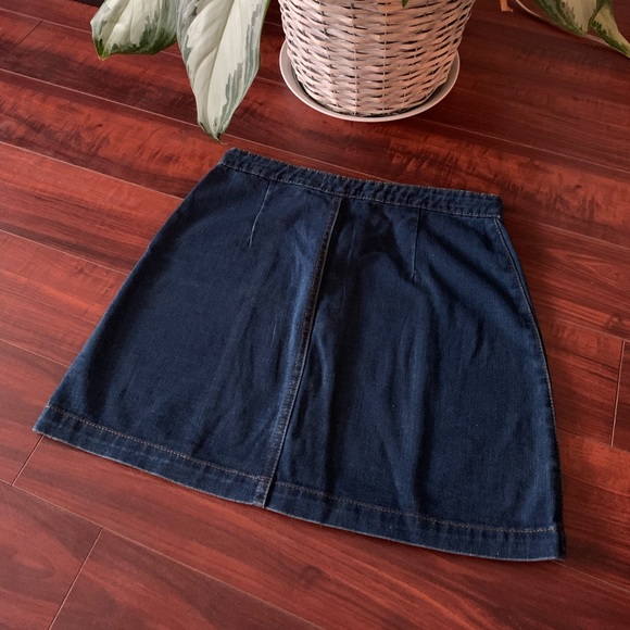 Mini button jean skirt - Picture 3 of 5